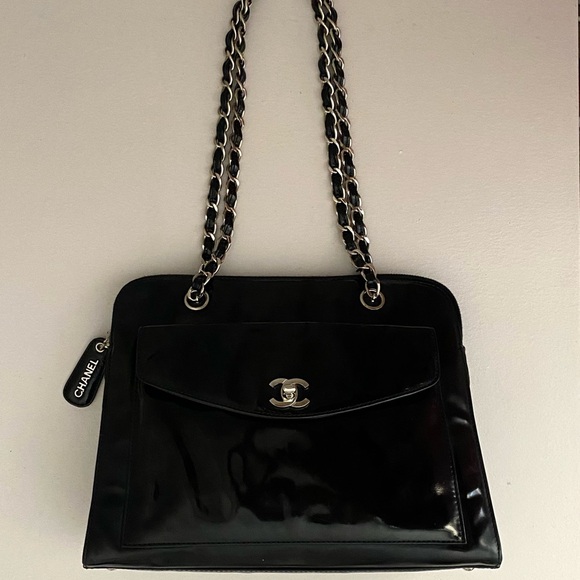 SOLD Authentic Chanel bag - Picture 3 of 13